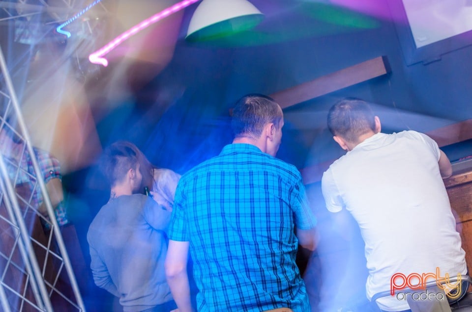 Sâmbătă noaptea în Juice, Juice