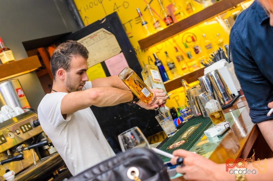 Sâmbătă noaptea în Juice, Juice