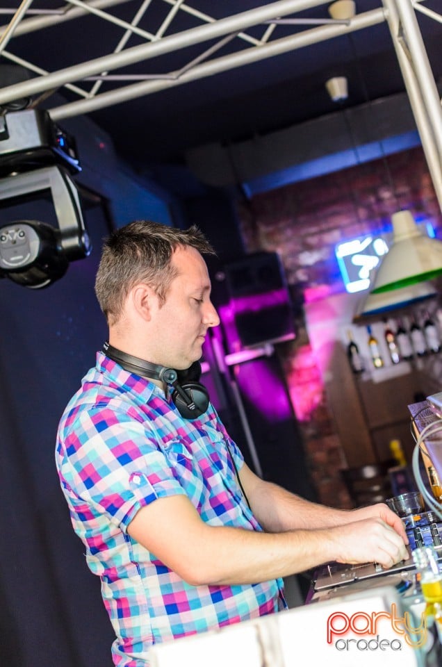 Sâmbătă noaptea în Juice, Juice