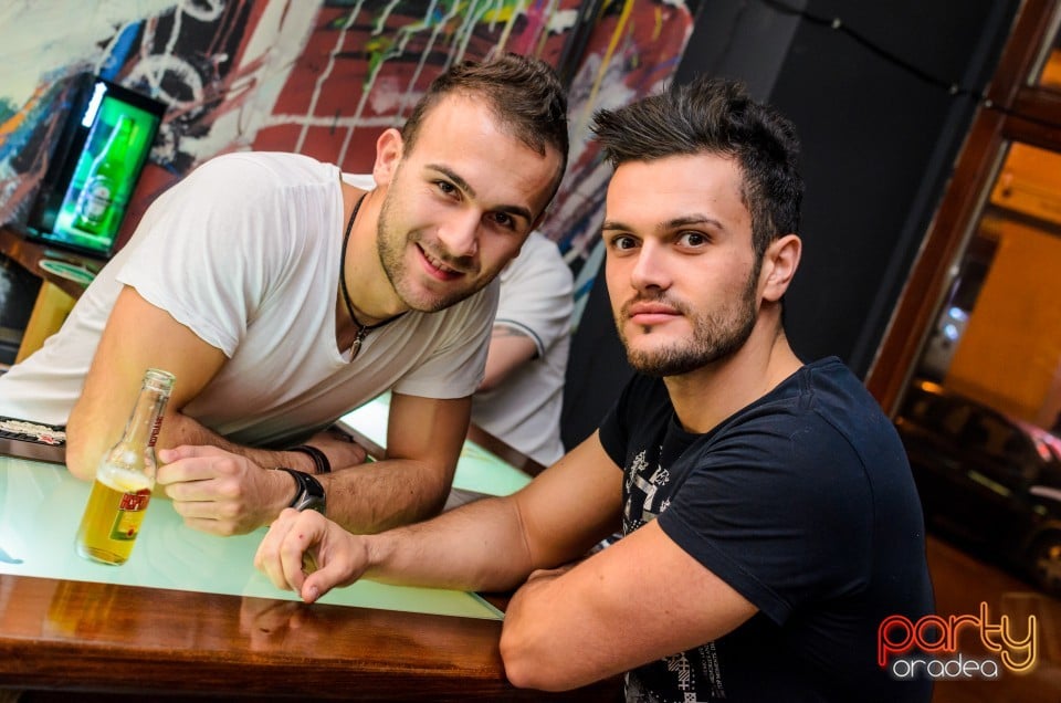 Sâmbătă noaptea în Juice, Juice