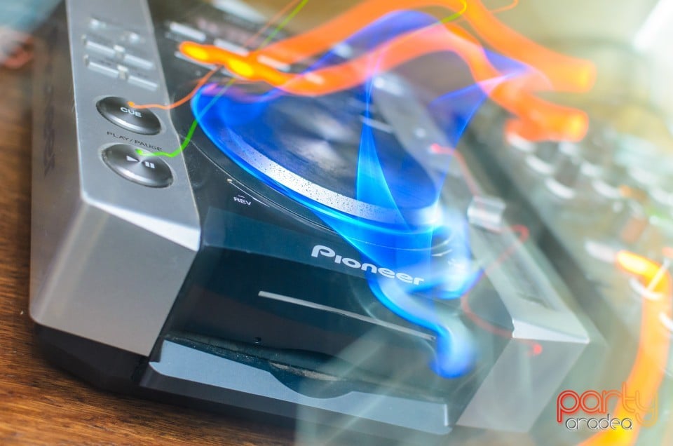 Sâmbătă noaptea în Juice, Juice