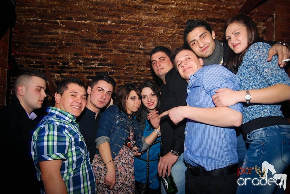 Sâmbătă seara în Club Escape, 