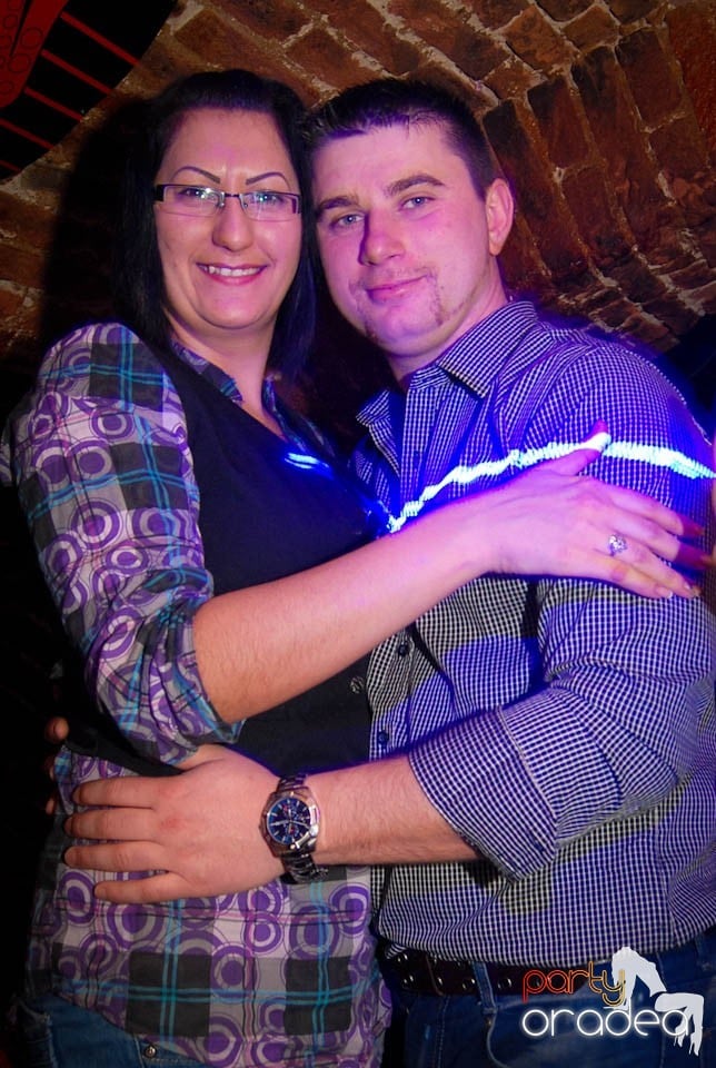 Sâmbătă seara în Club Escape, 