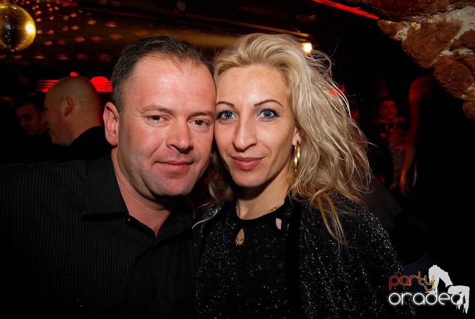 Sâmbătă seara în Club Escape, 