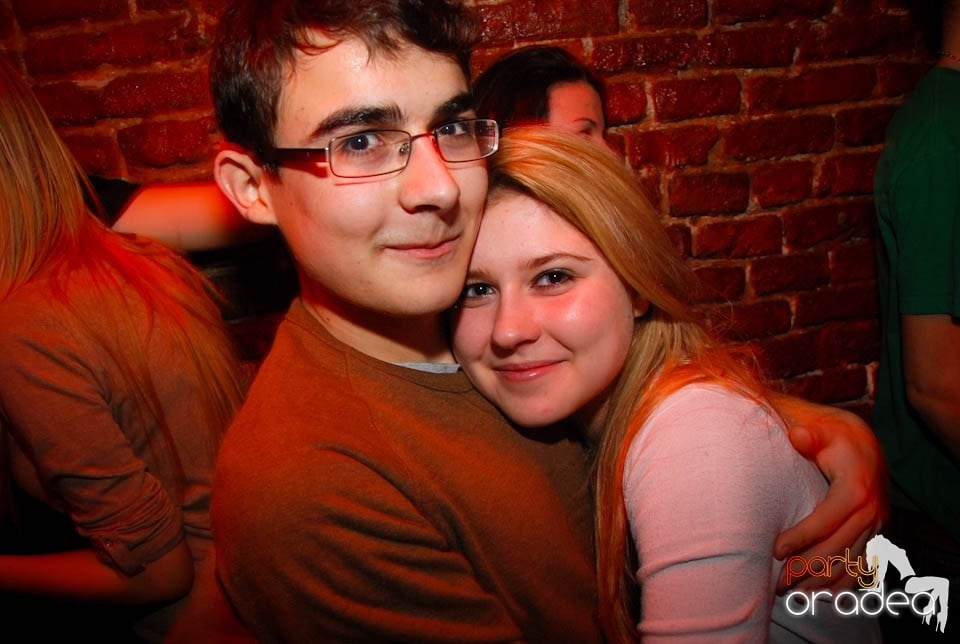 Sâmbătă seara în Club Escape, 