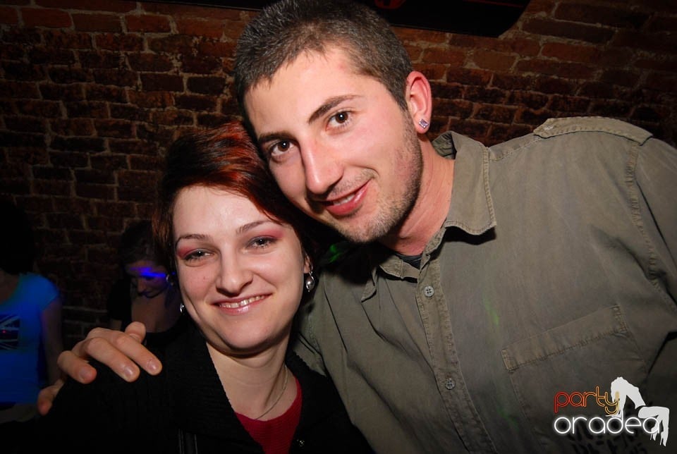 Sâmbătă seara în Club Escape, 