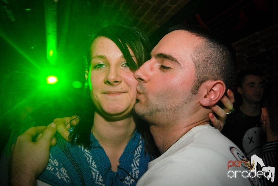 Sâmbătă seara în Club Escape, 