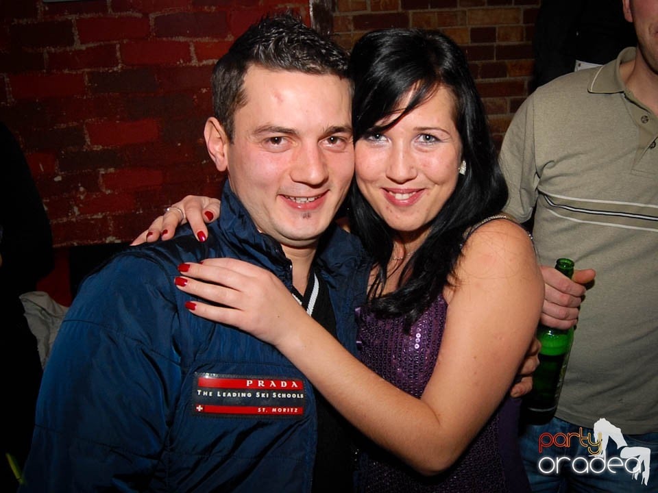 Sâmbătă seara în Club Escape, 