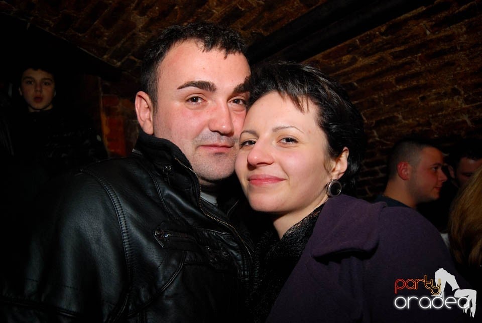 Sâmbătă seara în Club Escape, 