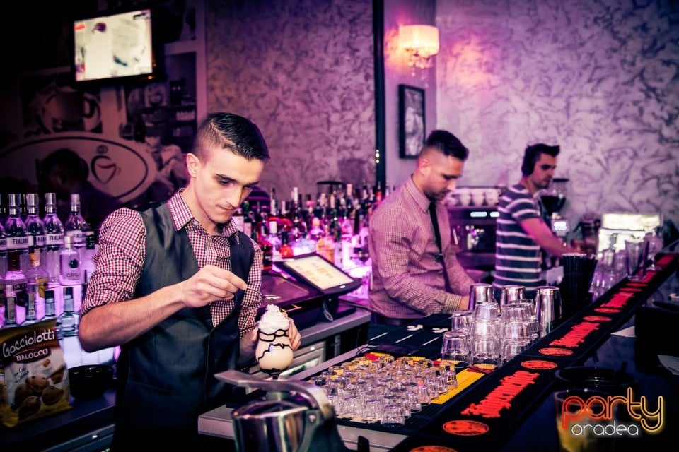 Sâmbătă seara în Icon Caffe, Icon Caffe