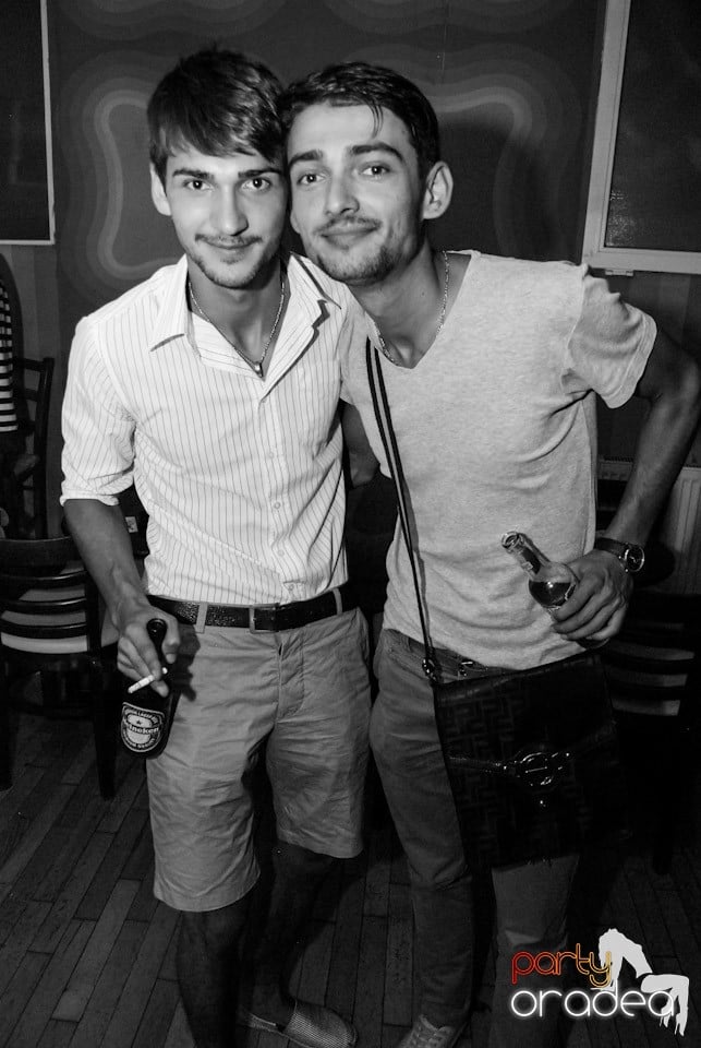 Sâmbătă seara în Juice, Juice