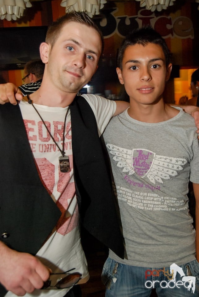 Sâmbătă seara în Juice, Juice