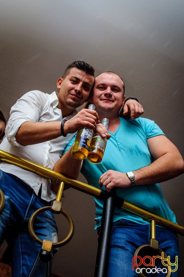 Sâmbătă seara în Window Pub, 