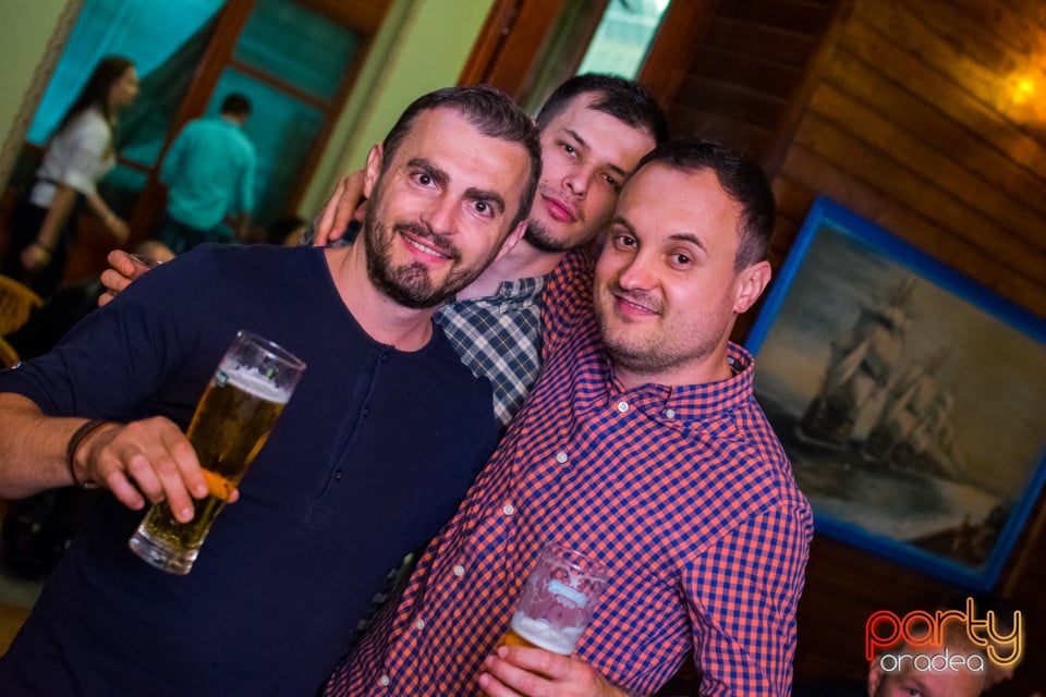 Sâmbătă seara la Columbus, Columbus Cafe