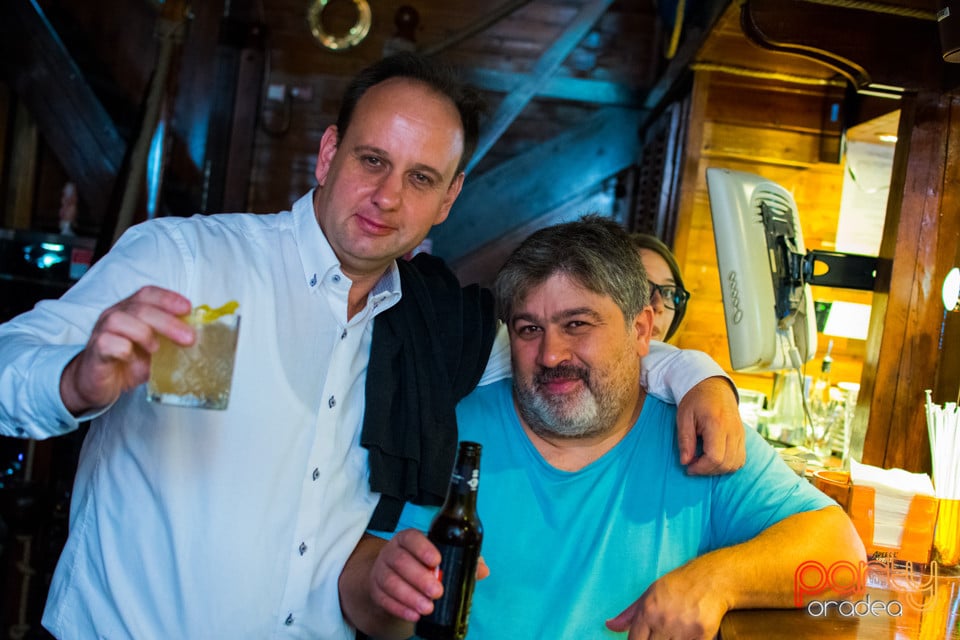 Sâmbătă seara la Columbus, Columbus Cafe
