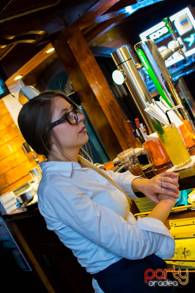Sâmbătă seara la Columbus, Columbus Cafe