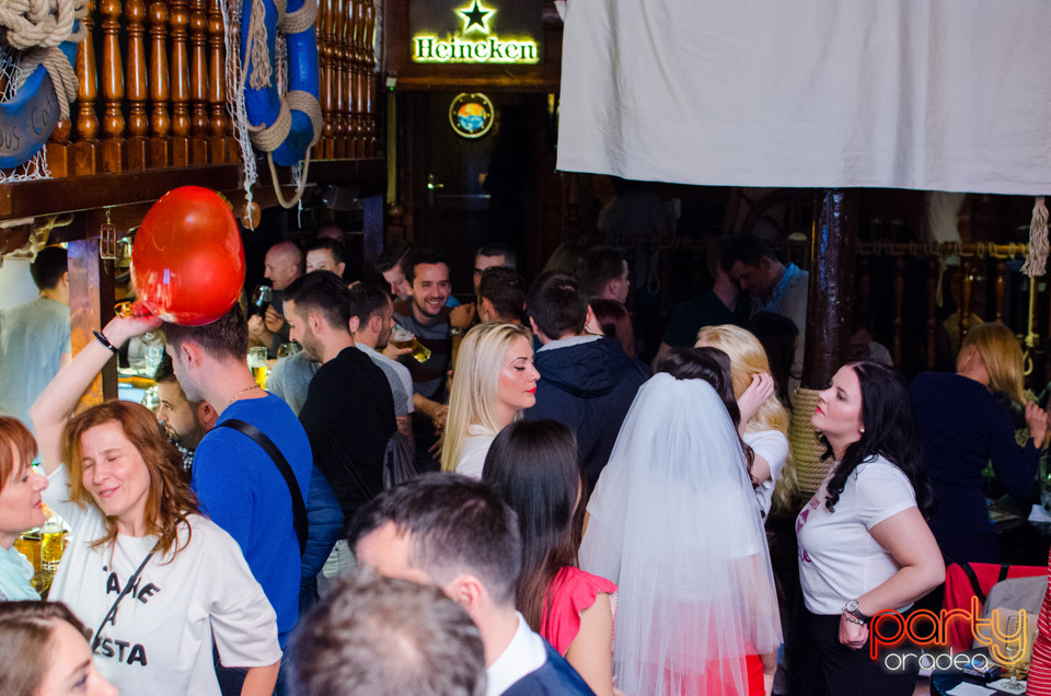 Sâmbătă seara la Columbus, Columbus Cafe