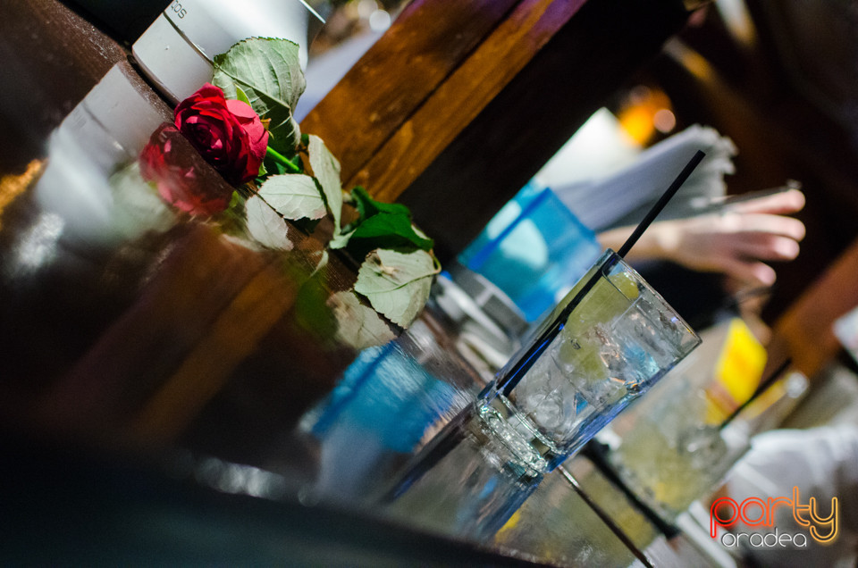 Sâmbătă seara la Columbus, Columbus Cafe
