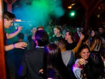Sâmbătă seara la Disco FAHÁZ