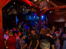 Sâmbătă seara la Disco FAHÁZ