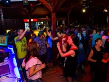Sâmbătă seara la Disco FAHÁZ