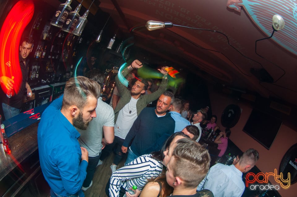 Sâmbătă seara la Edison Pub, 