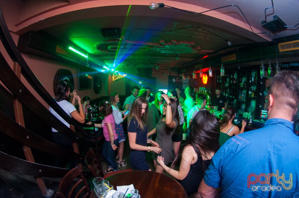 Sâmbătă seara la Edison Pub, 