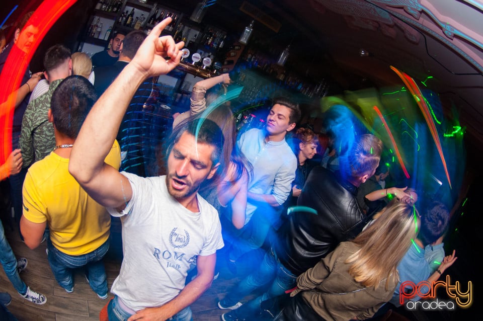 Sâmbătă seara la Edison Pub, 
