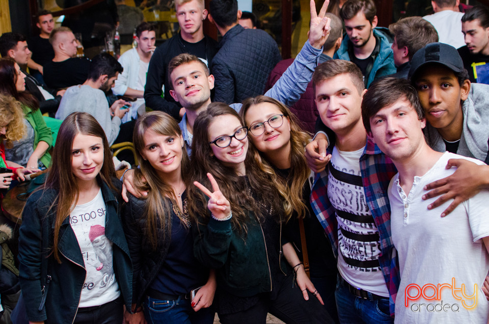 Sâmbătă seara la Steam Bar, 