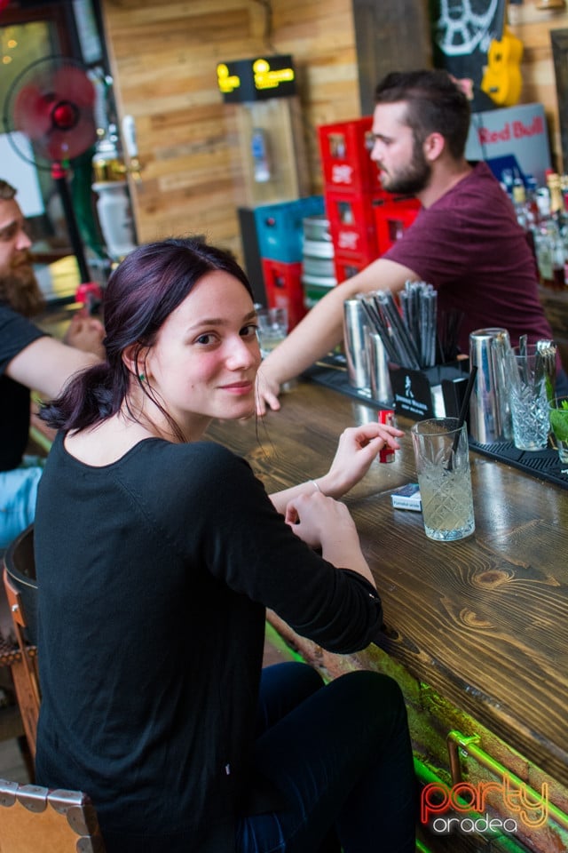 Sâmbătă seara la Steam Bar, 