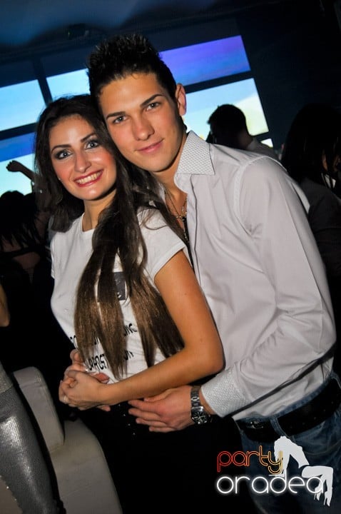 Sâmbătă seara se petrece în Heat, 