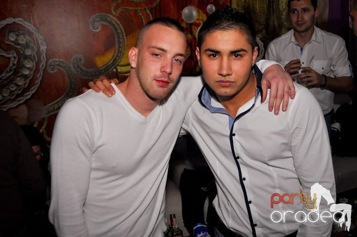 Sâmbătă seara se petrece în Heat, 