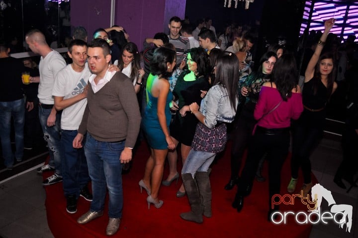 Sâmbătă seara se petrece în Heat, 