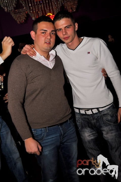 Sâmbătă seara se petrece în Heat, 