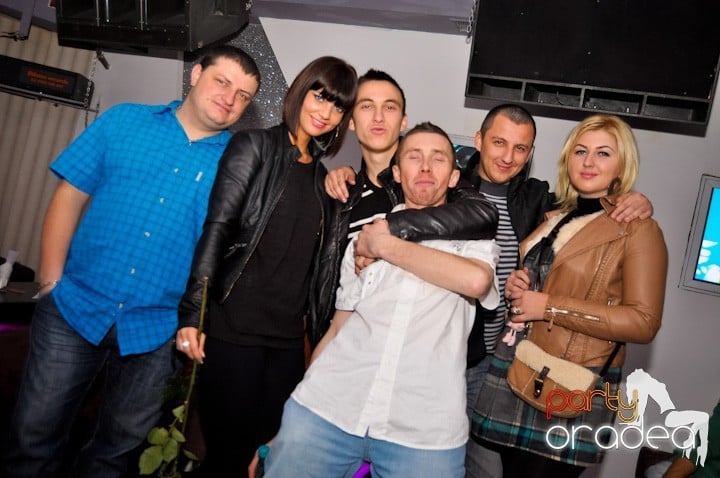 Sâmbătă seara se petrece în Heat, 