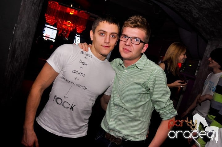 Sâmbătă seara se petrece în Heat, 