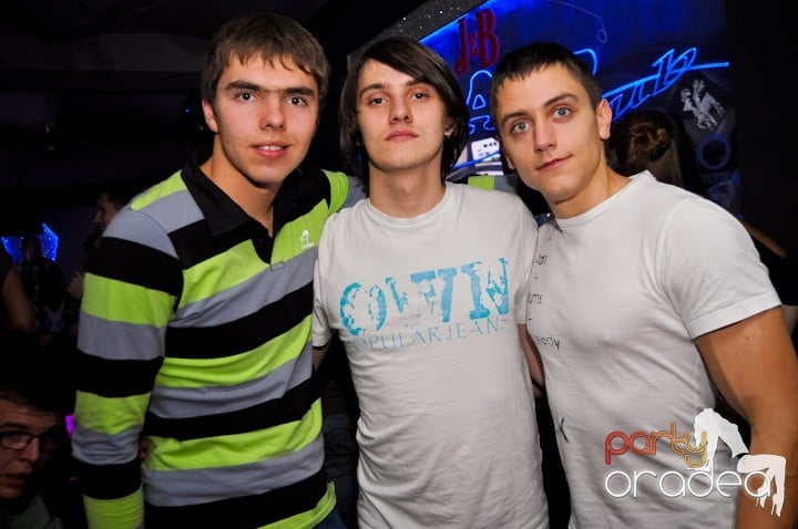 Sâmbătă seara se petrece în Heat, 