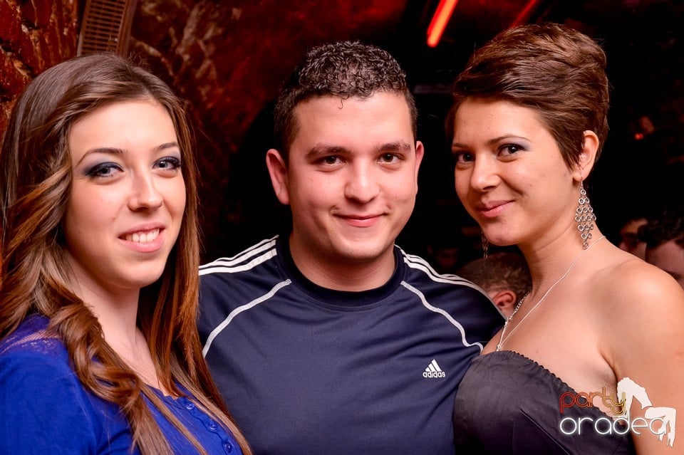 Santa Babes Night în Escape Club, 