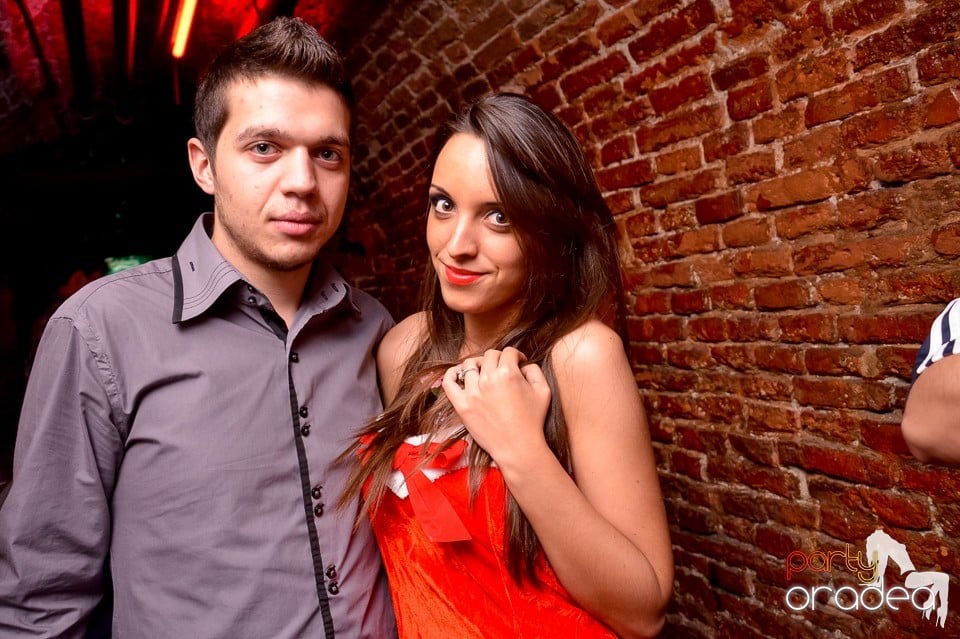 Santa Babes Night în Escape Club, 