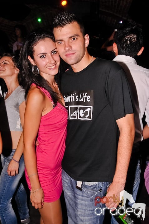 Săptămâna începe în Club Escape, 