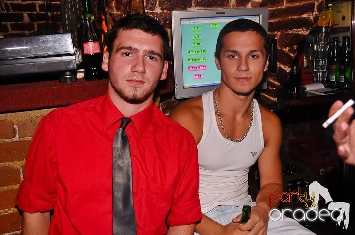 Săptămâna începe în Club Escape, 