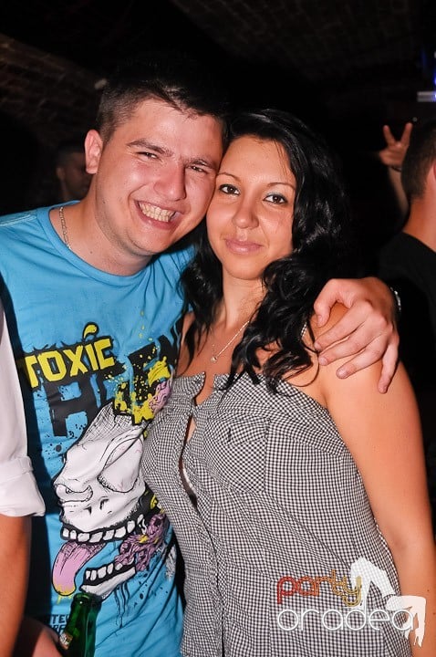 Săptămâna începe în Club Escape, 