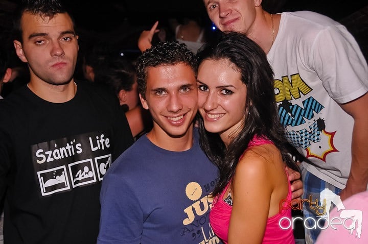 Săptămâna începe în Club Escape, 