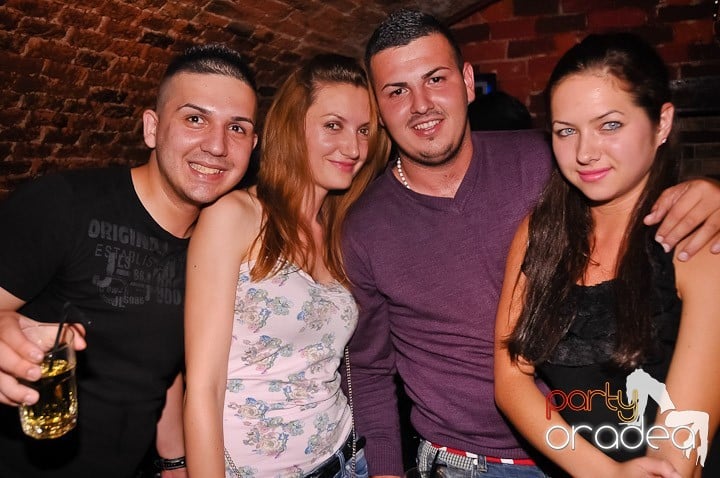 Săptămâna începe în Club Escape, 