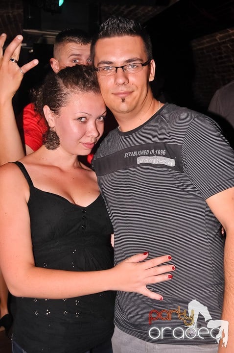 Săptămâna începe în Club Escape, 