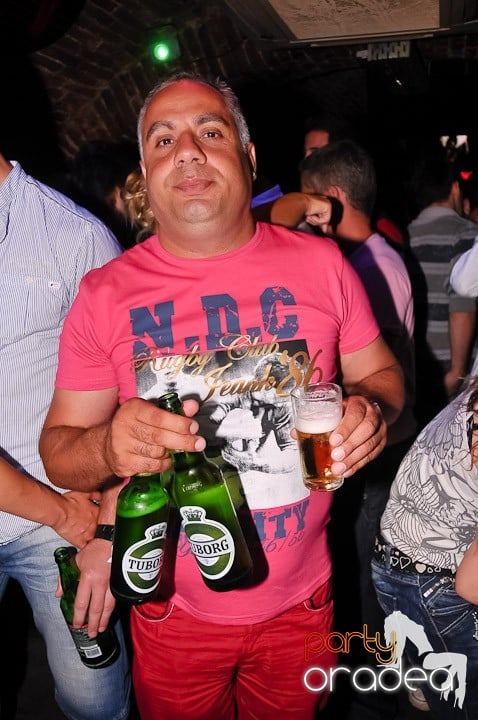 Săptămâna începe în Club Escape, 