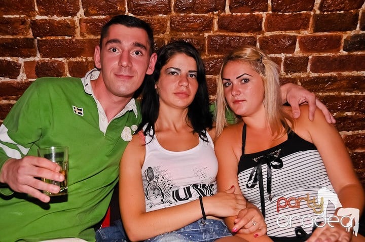 Săptămâna începe în Club Escape, 