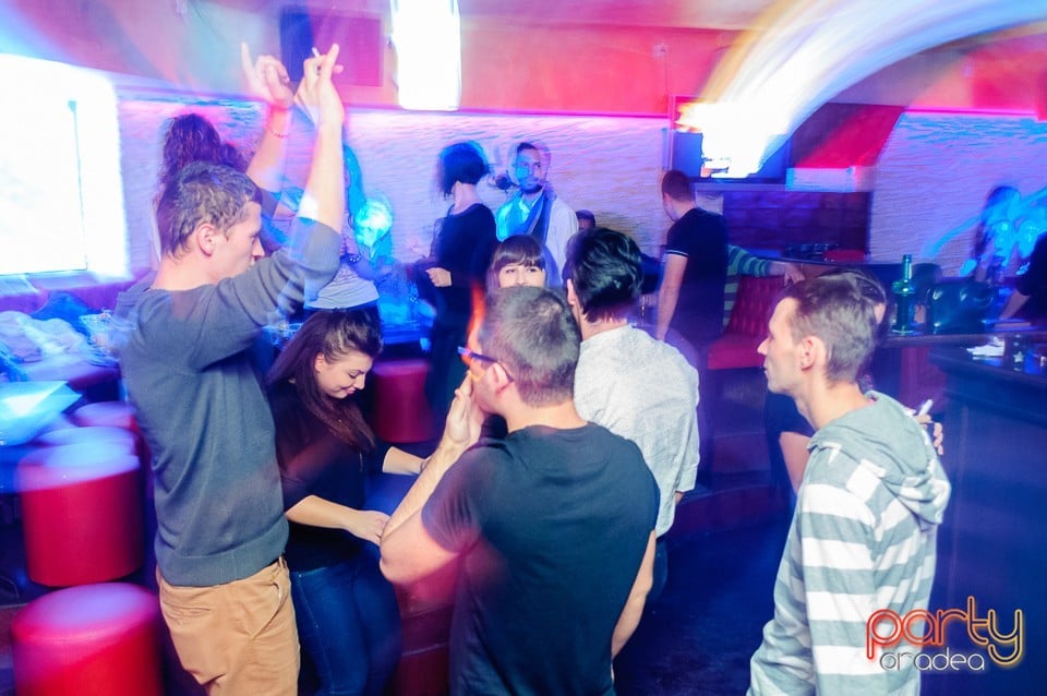 Saturday Dance Party, Downtown Paparazzi