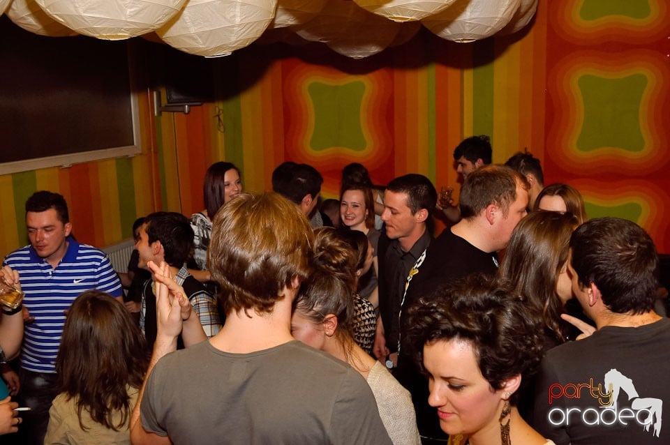 Saturday, dance, party!, Juice