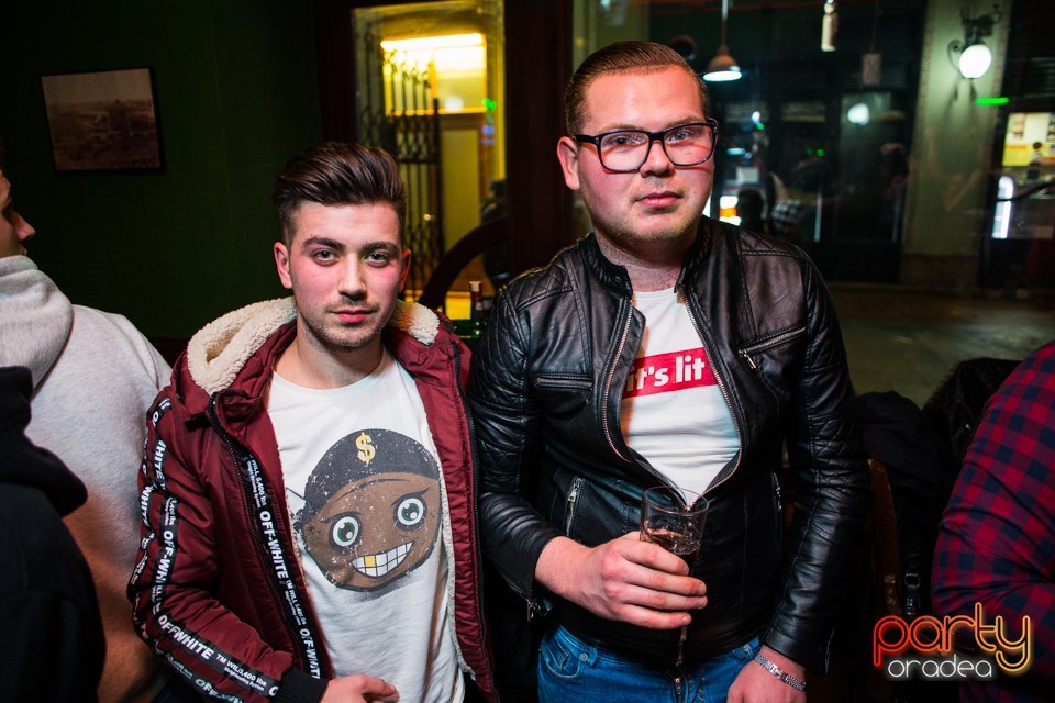 Saturday Madness, Green Pub